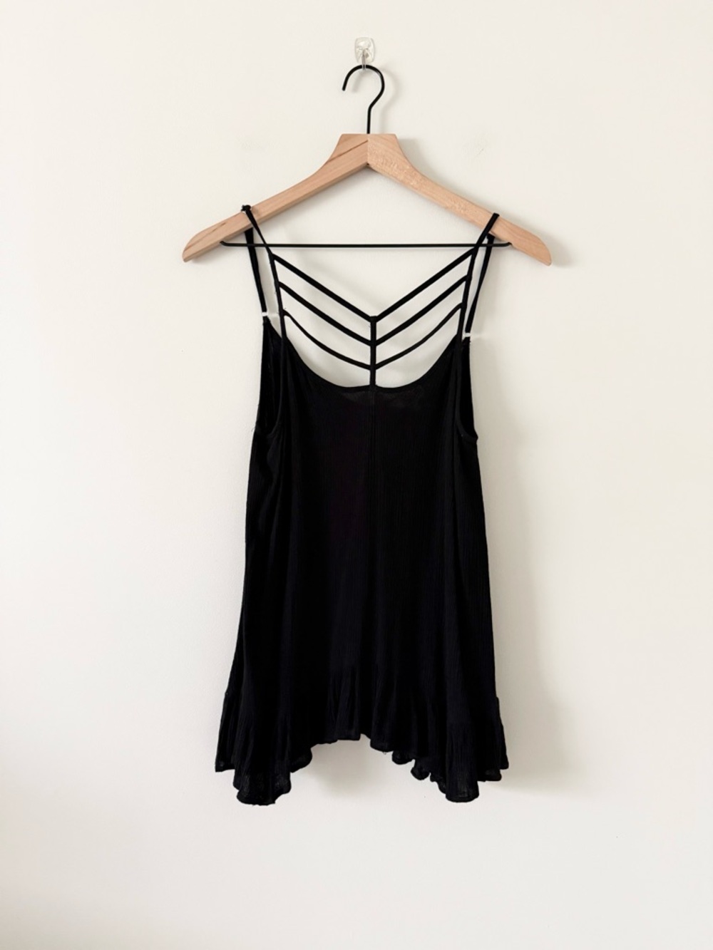 Entro Black Strappy Swing Tank Top Crepe Texture Ruffle Hem Size S